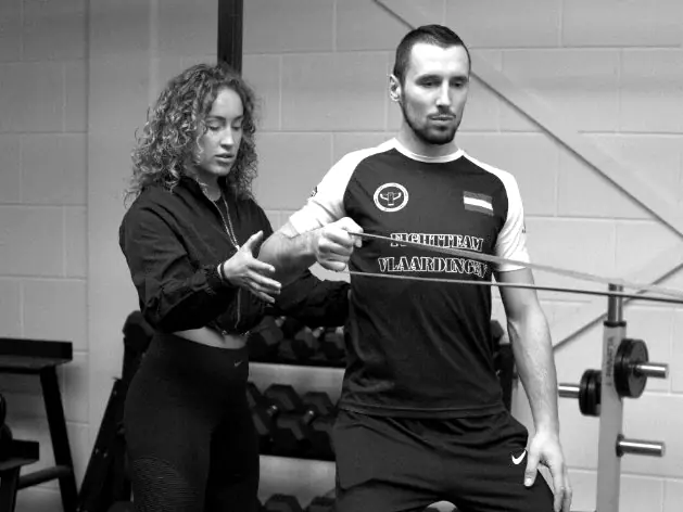 Personal training in de fitnessruimte van Fightteam Vlaardingen